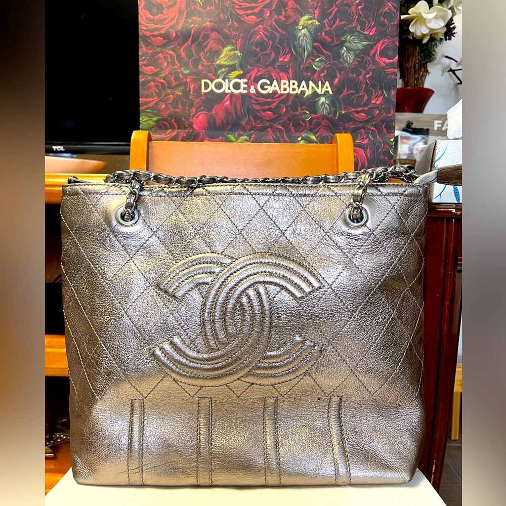 Chanel tote bag